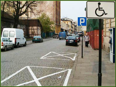 tak kiedyś wyznaczano miejsce postojowe dla inwalidów